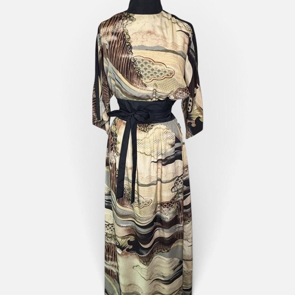 Robbie Bee Vintage 70s Maxi Asian-Style Dress with Abstract Design
